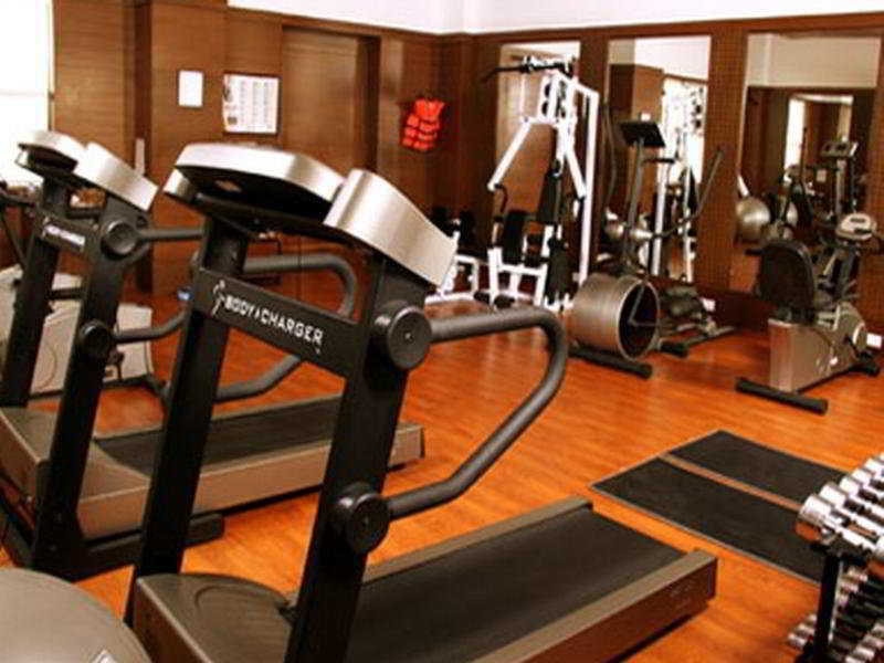 Green Park Madras Buitenkant foto A gym