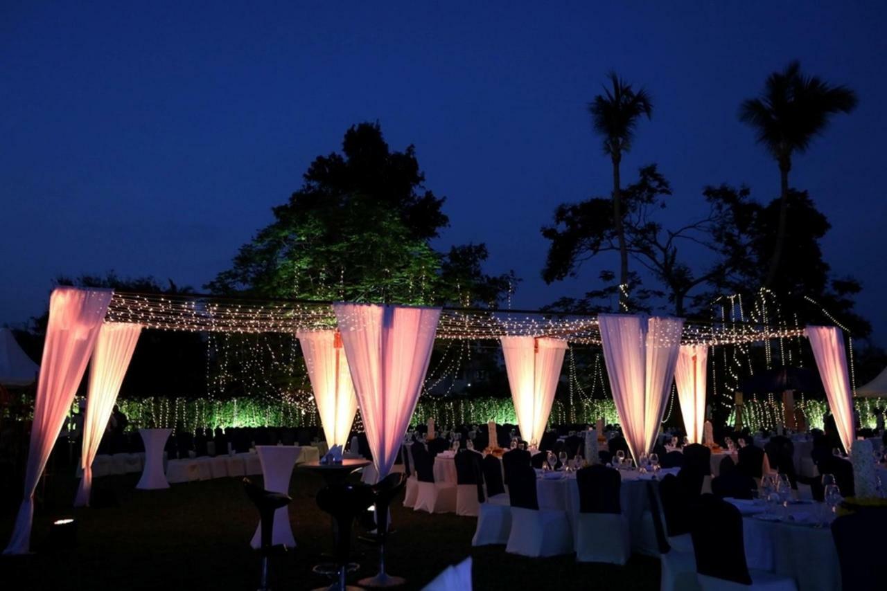 Green Park Madras Buitenkant foto A wedding reception at the Taj Bengal